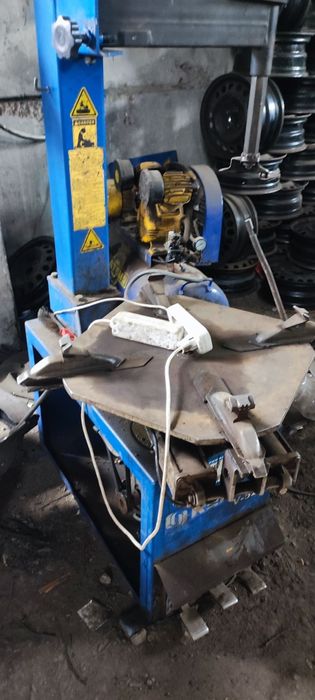 Шиномонтажный станок 380В б/у