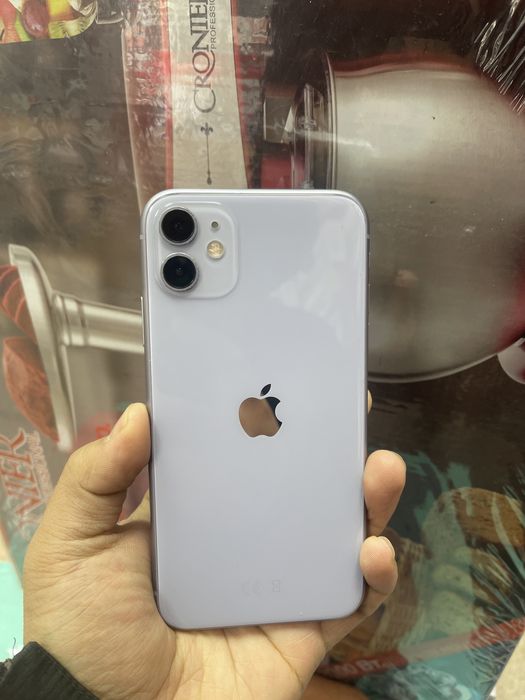 Продам 11 айфон 128г