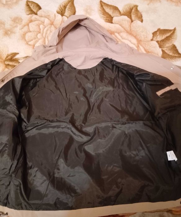 Продаю новую водонепронецаемую ветровку Размер 52