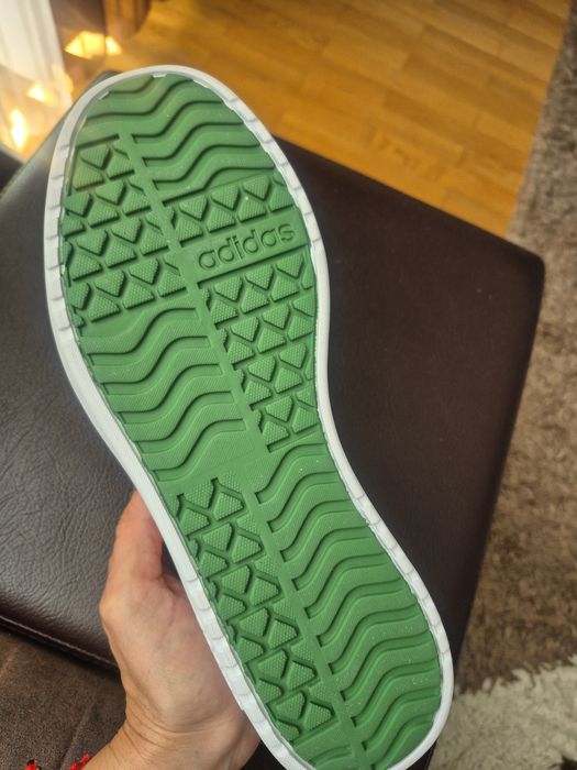 Кецове Adidas         .