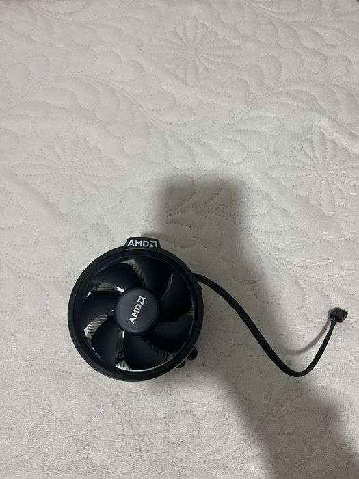 Продавам охладител за ryzen 5 5600x поради наличие на друг