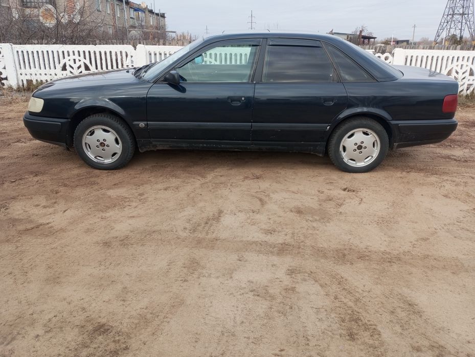 Продам Ауди 100 .