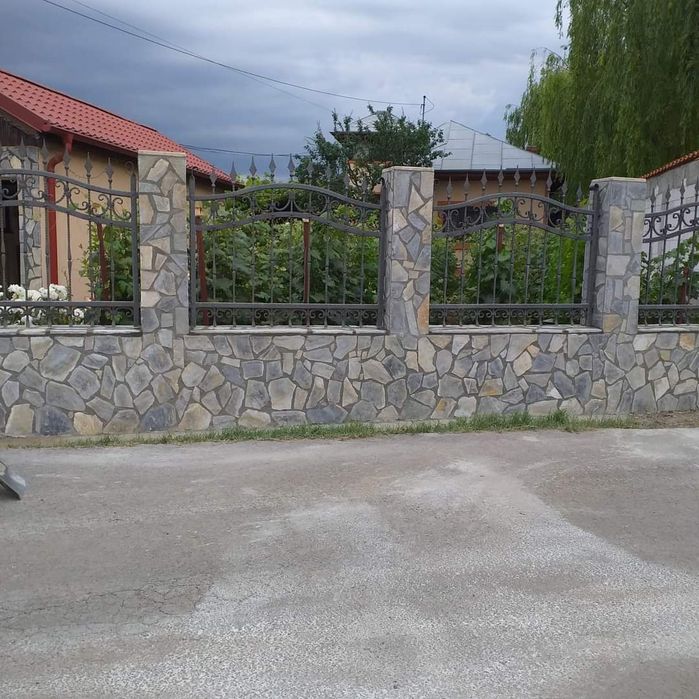 Pavaj din piatra naturala poligonala