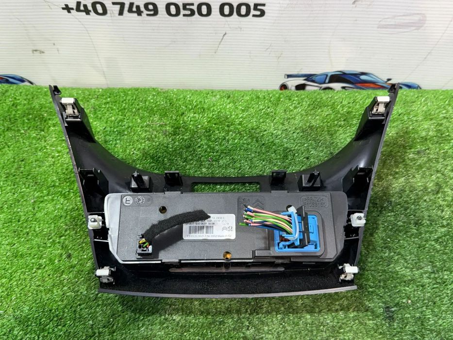 PANOU CENTRAL COMANDA CLIMA PEUGEOT 208 1.4 DIESEL 2013 COD OEM 96722471XU 2012-2018