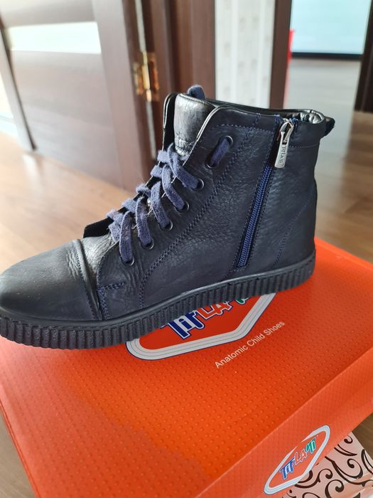 Продам ботинки демисезонные на мальчика