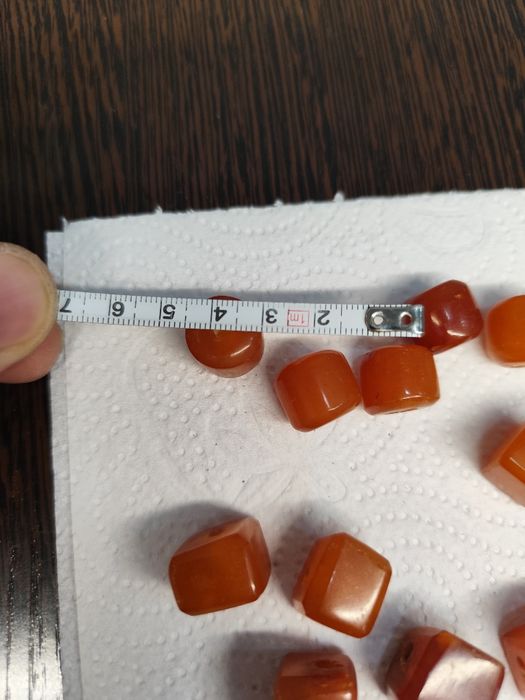 Продам янтарные бусины