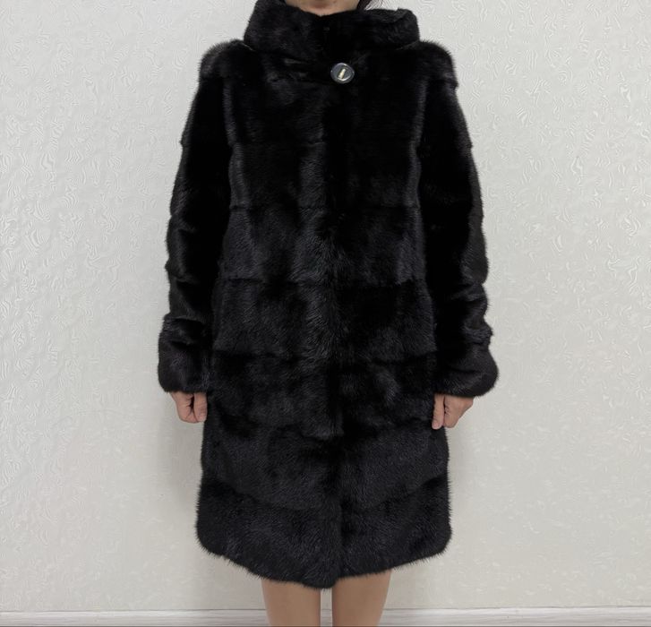 Поодам Норковую шубу