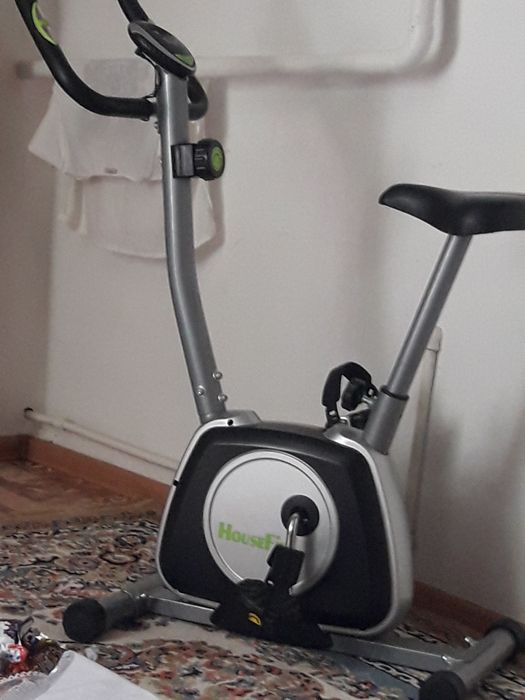 Велотренажер спортивный