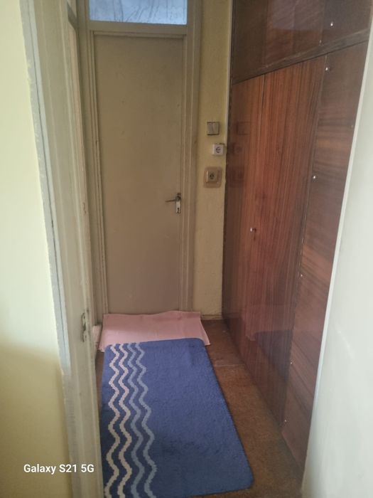 Vând apartament cu trei camere