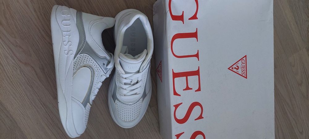 GUESS, ADIDAS, MICHAEL KORS, Moschino, New Balance, Liu Jo