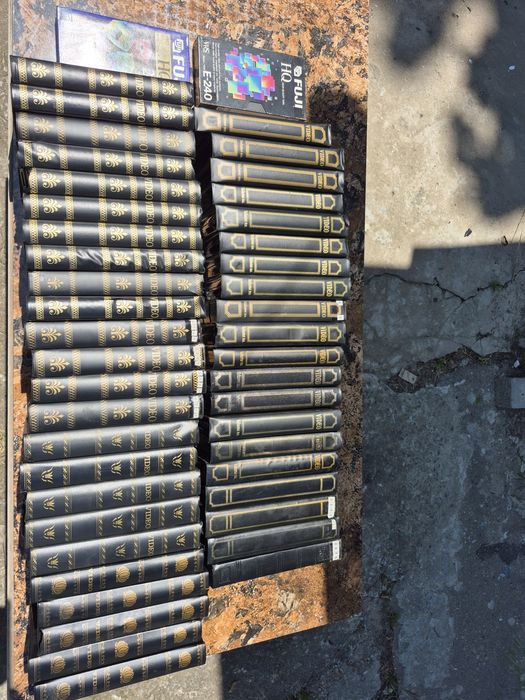 Vând Lot 45 casete video VHS originale Fuji de  la 30-240 minute colectie de filme diferite genuri