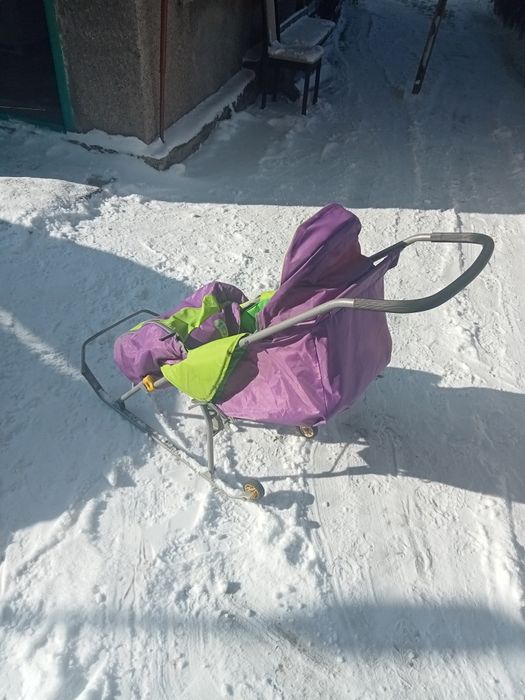 Продаю санки с колесиками