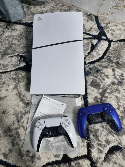 PlayStation 5 Slim 1 tb 2 jostik