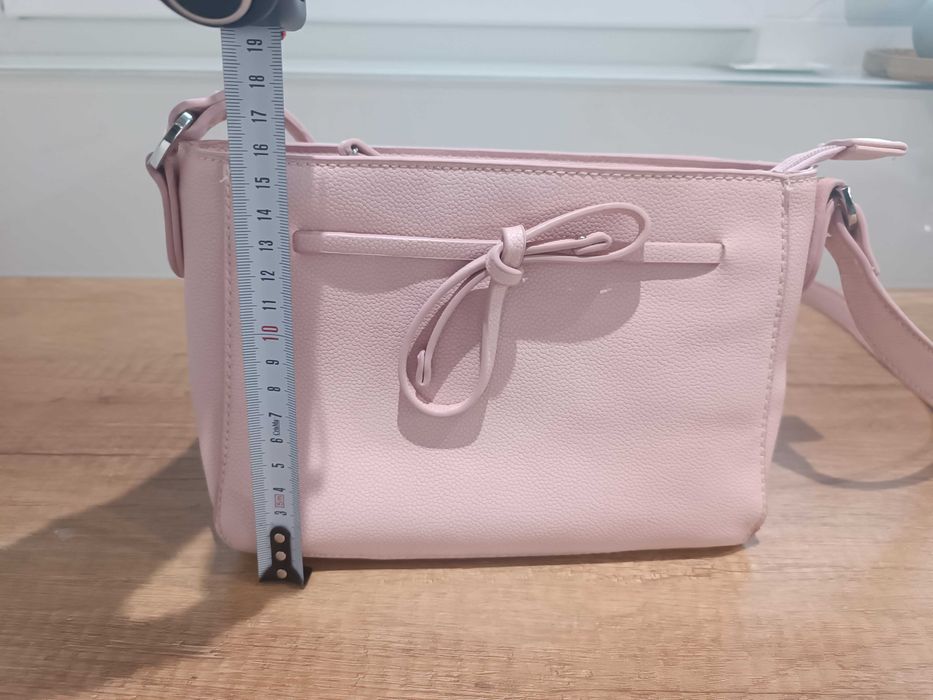 Малка розова чантичка
