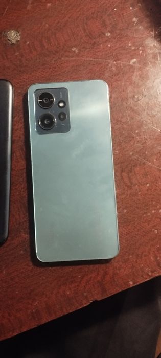 Продам два телефона