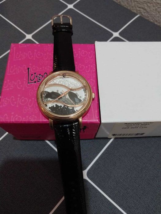 Продаются часы женские