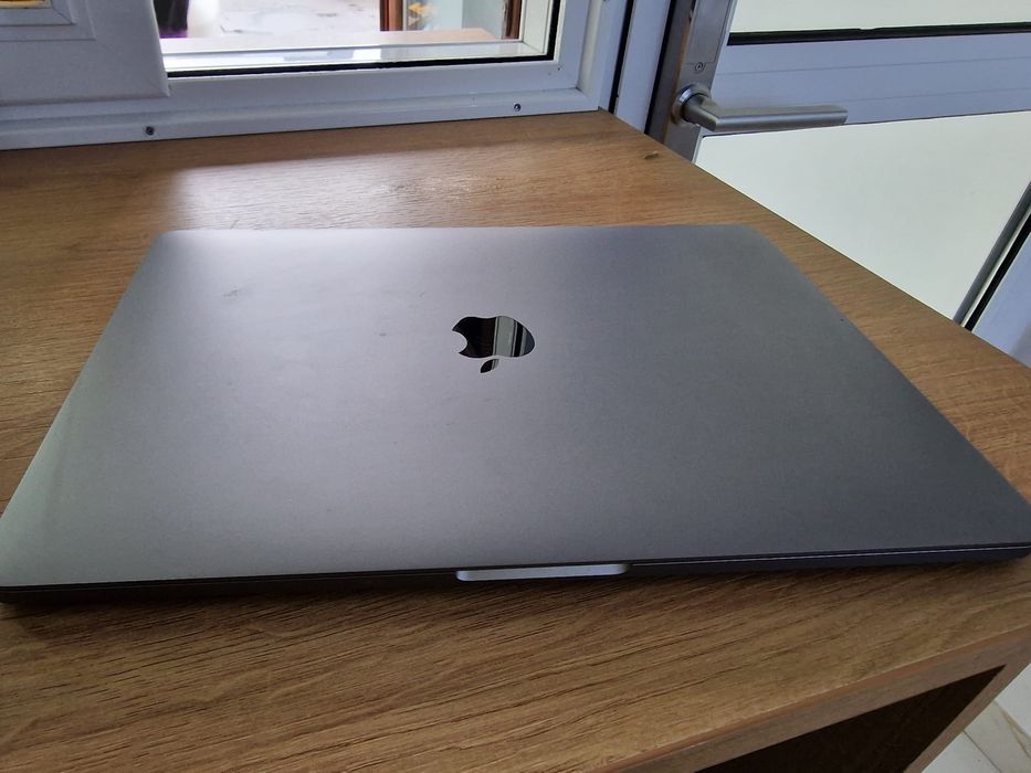 Macbook pro 2019 13 inch