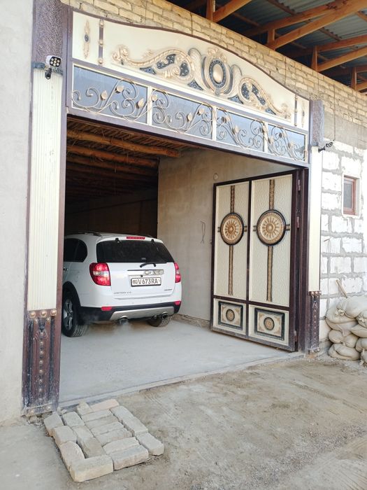 Каптива 1ни 4чи позиция фул Мошинни зур хамма жойи,  петноси бор 2010