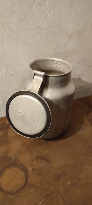 Продам бидон 10 л