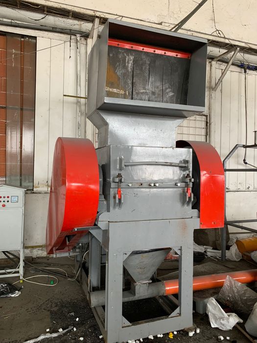 Мелница за пластмаса