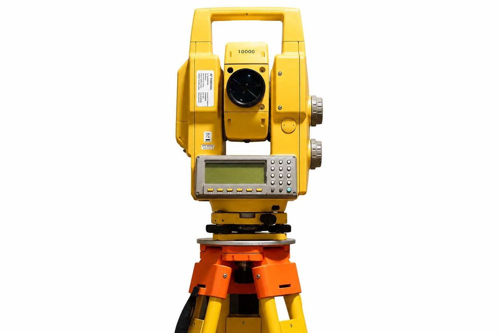Stație totală Topcon GPT-8203A cu trepied profesional