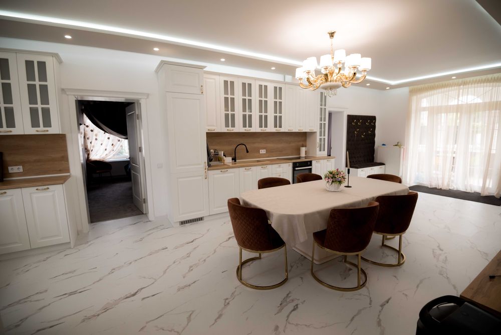 Продава се Къща в Силистра, Център - 690 кв.м за 579 €/кв.м - Снимка #5