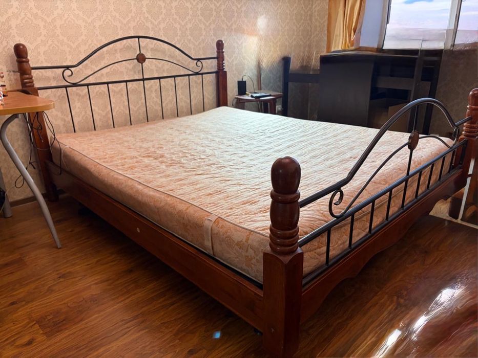Двухспальная кровать