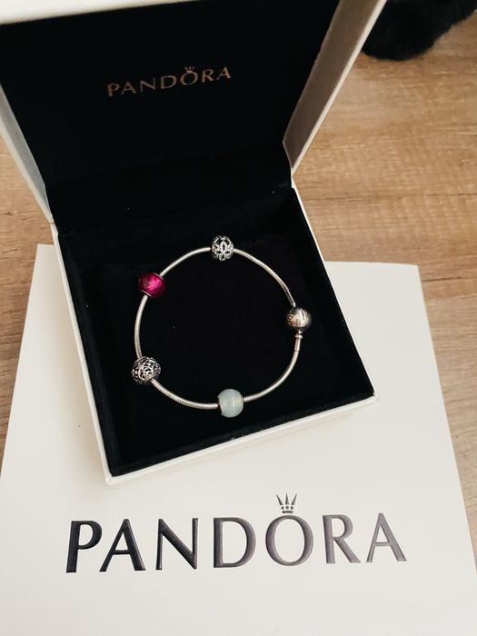 Bratara Pandora argint, cu 4 charmuri, impecabila