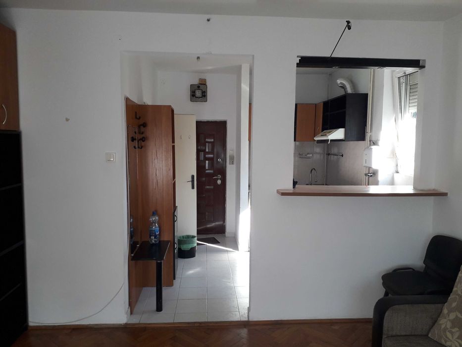 ofer spre inchiriere garsoniera