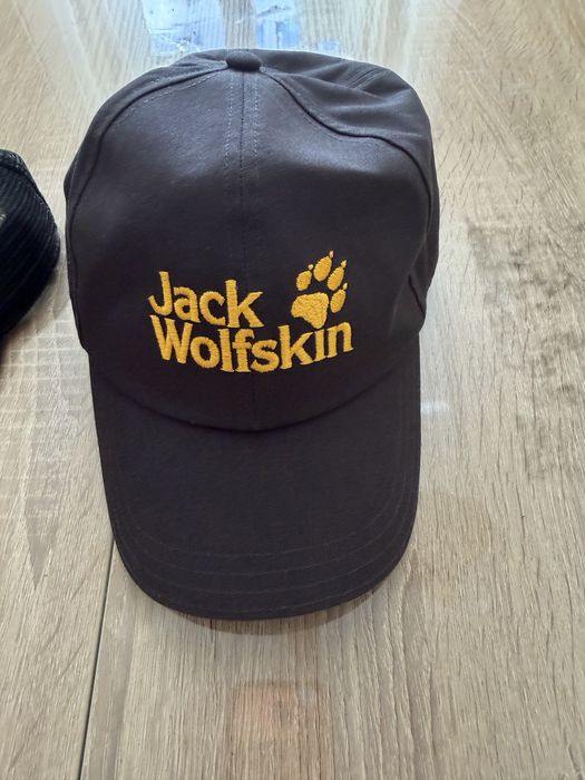 Шапки the north face, jack wolfskin