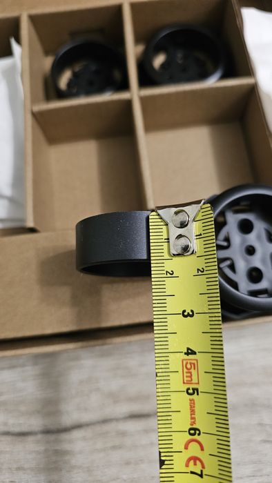 Set de 2 kit-uri pentru instalare tweetere (difuzoare)auto - noi în ambalajul original.