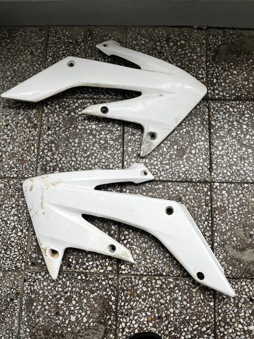 Продавам пластмаси за crf 250r 2009