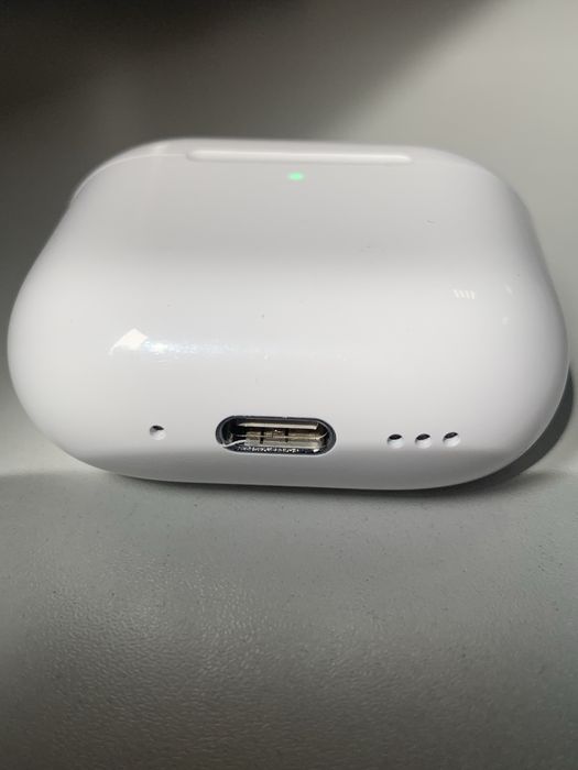 Apple AirPods 4 ANC