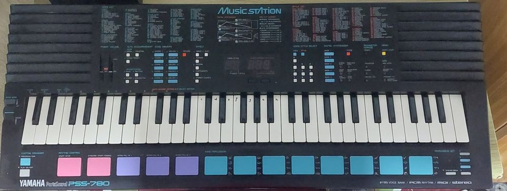 Yamaha Portasound PSS-780 Electronic Keyboard