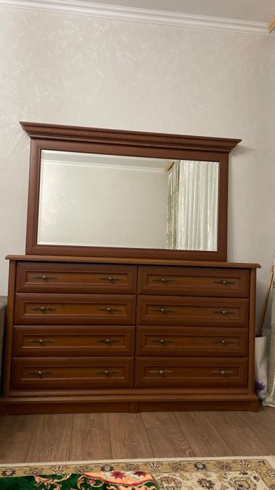 Комод с зеркалом