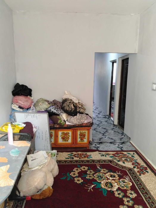 3 xonali Uy sotiladi srochni remont kosmetika sredniy holat