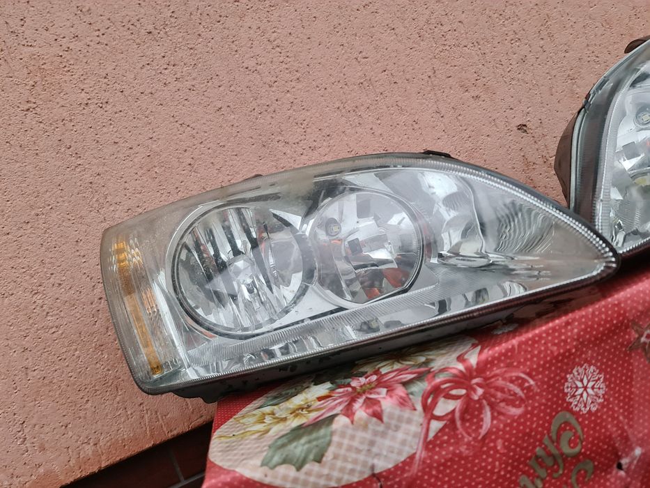 Vand faruri Ford Focus 2