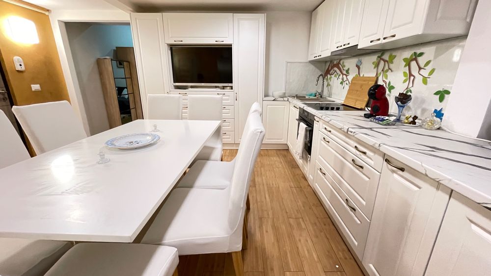 4 camere | 3 dormitoare, 2 băi, living, bucatarie, Revus Iris