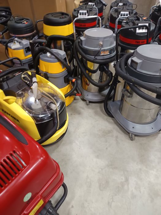 Професионална перяща прахосмукачка