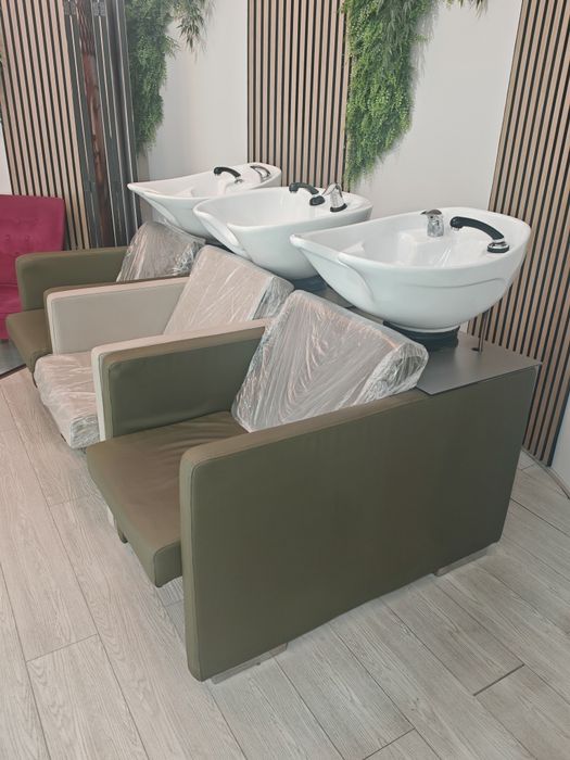 Vând 2 scafe coafor