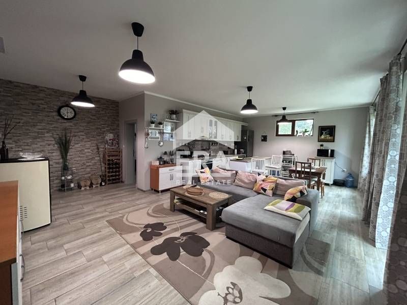 Eксклузивна двуетажна къща с частична морска панорама над Аладжа манас