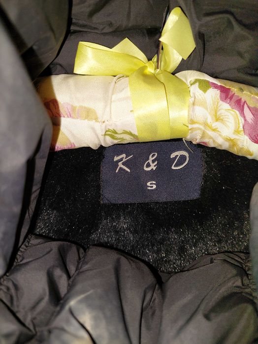 Geaca cambrata, gluga,imblanita,linii maro laterale TRANSPORT GRATUIT