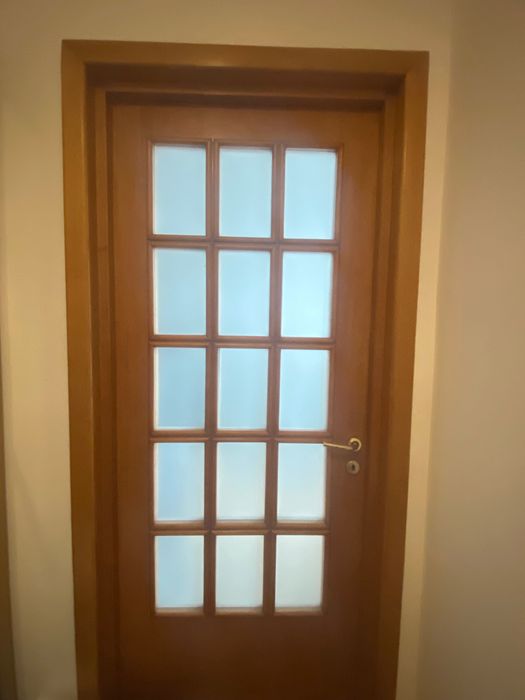 Usi interior lemn