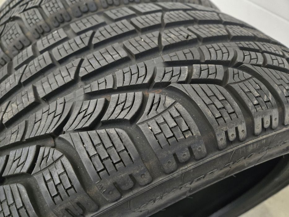 2buc Anvelope iarna 215 45 18 Pirelli
