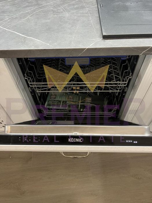 Дава се под наем Тристаен апартамент в Варна, Център - 90 кв.м за 1100 € - Снимка #4