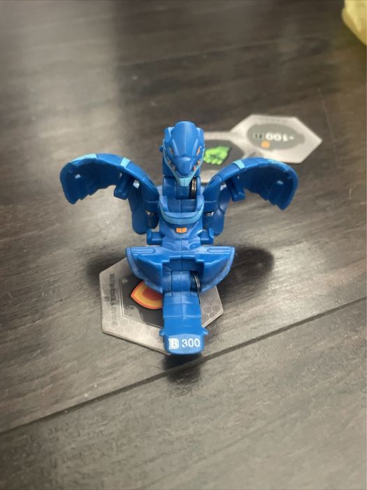 Здравейте продавам bakugani от 2019