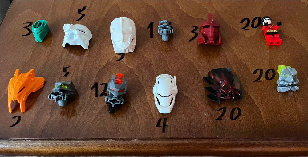 Bionicle глави и Robin фигурка