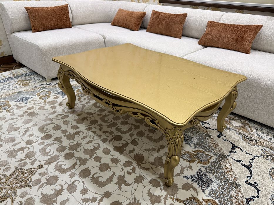 Jurnal stol sotiladi