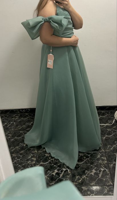 Официална рокля