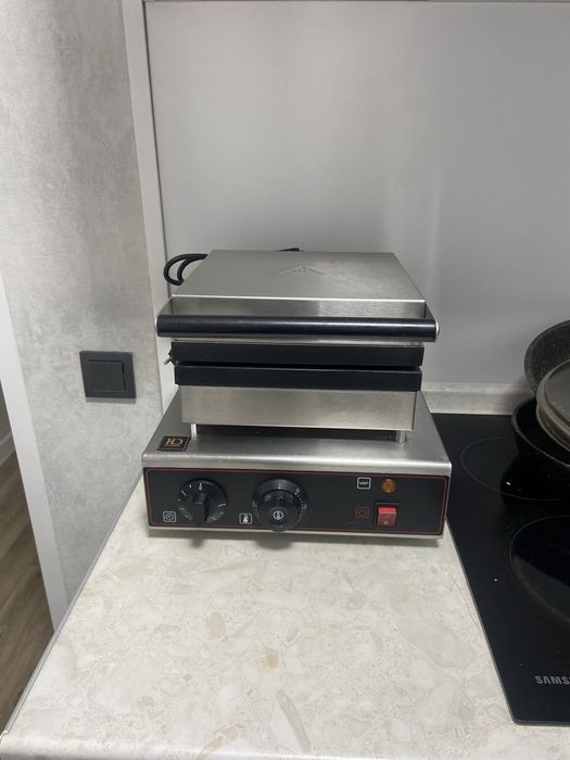 Продаем прoмышленную вафельницу